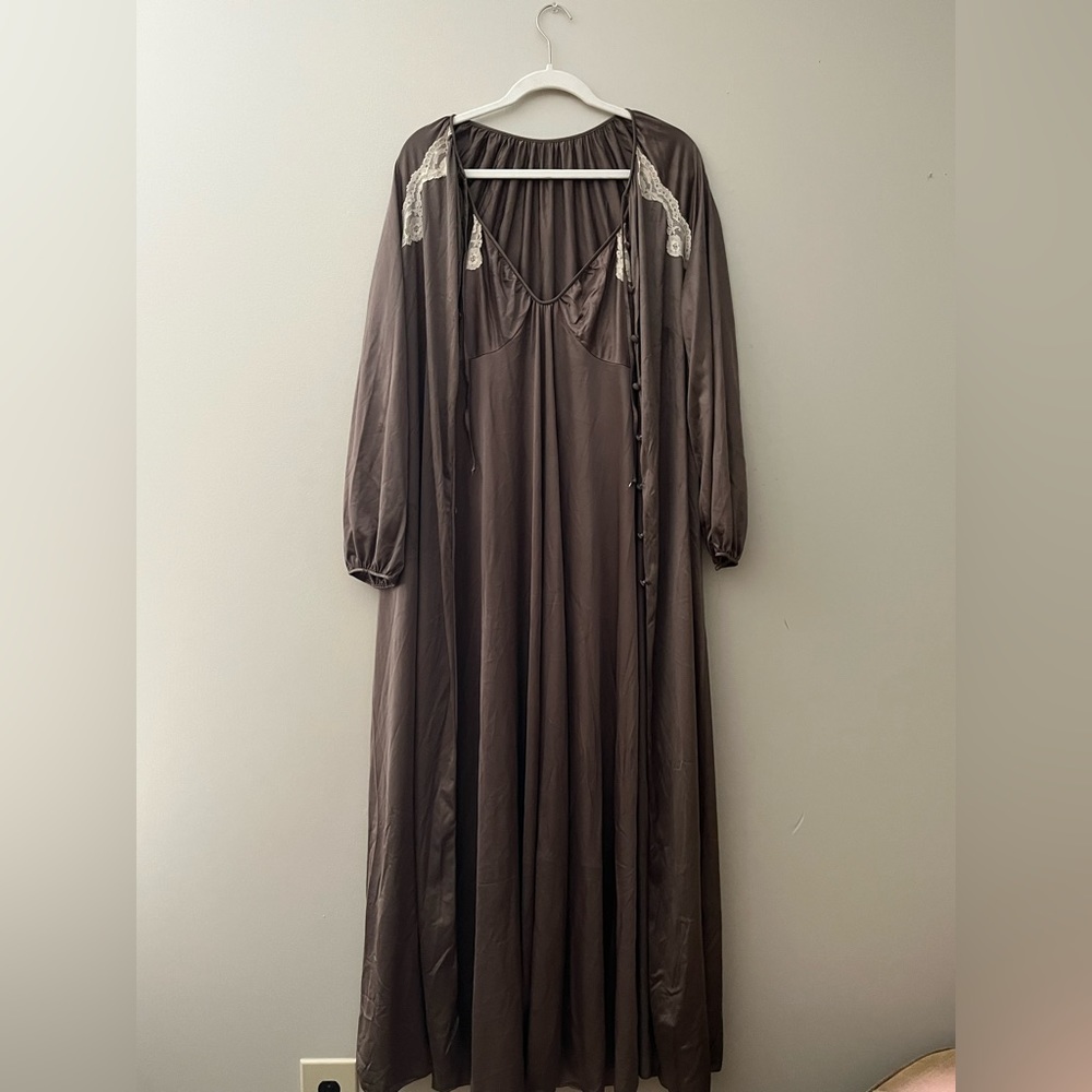 Vintage 2 pc gown with matching housecoat